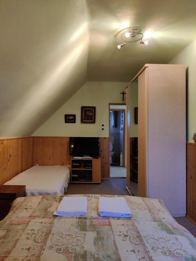 Szendergo - Apartman Hajos Pincefalu Exterior photo
